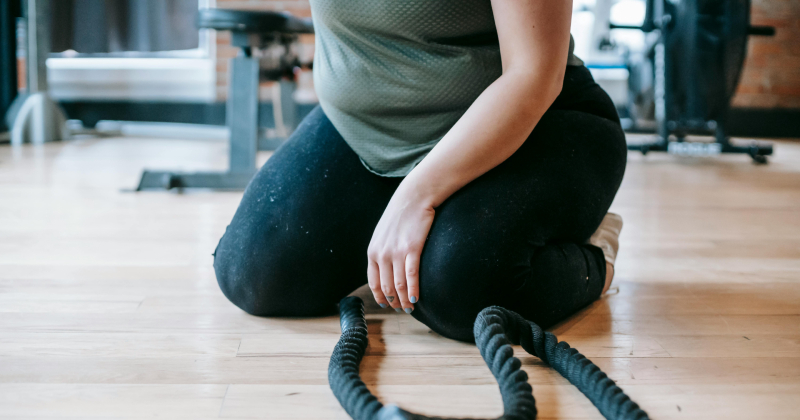 Kopičenje maščobe na trebuhu kot posledica stresa in povišanega kortizola